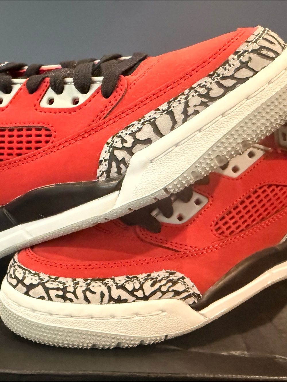 Jordan Spizike Low (GS) Low-Top Leather Sneakers Red/Black/White 4.5Y